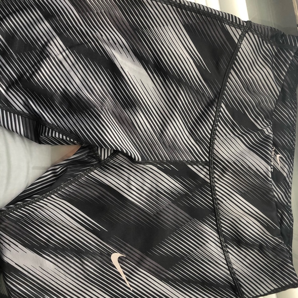 NIKE RUNNING LEGGINGS CROPPED GREY
